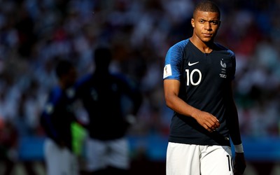 悦盈体育独家-于帕梅卡诺成后防黑洞